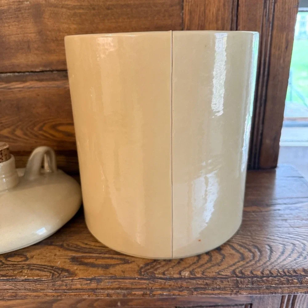 Vintage Joggers Jug Ceramic Top Ice Bucket Man Cave Runners Den Bar Pristine
